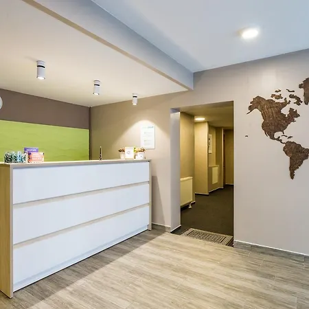 Greenwood Centrum Hostel Varşova