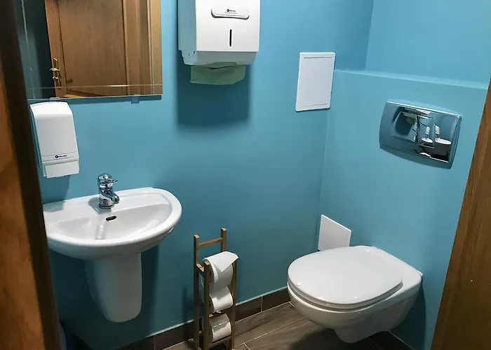 Greenwood Centrum Hostel *